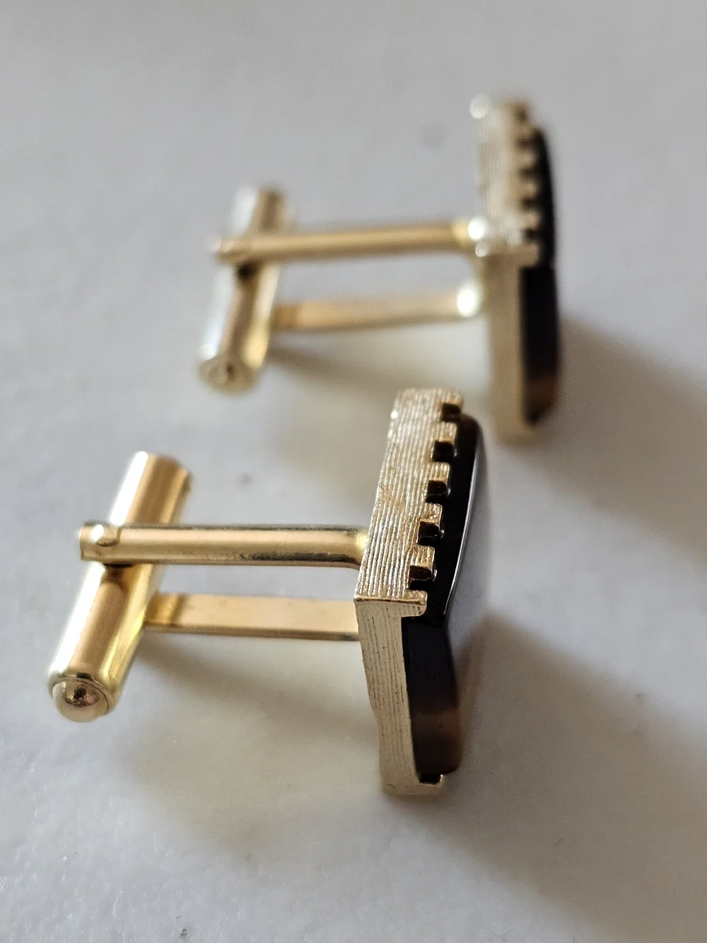 Vintage 1970s Men’s Tiger’s Eye Gold Tone Cufflinks Square Mid-Century